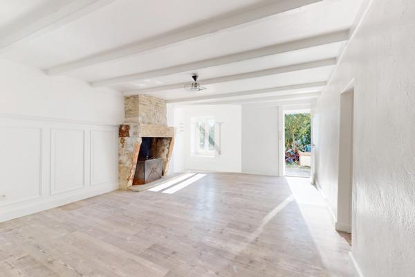 Maison ancienne 138 m² avec piscine et jardin – Andilly, Sérigny