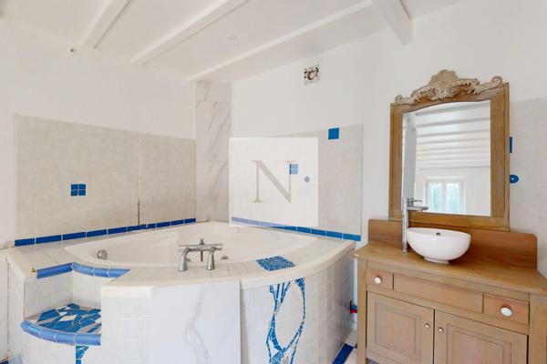 Maison ancienne 138 m² avec piscine et jardin – Andilly, Sérigny