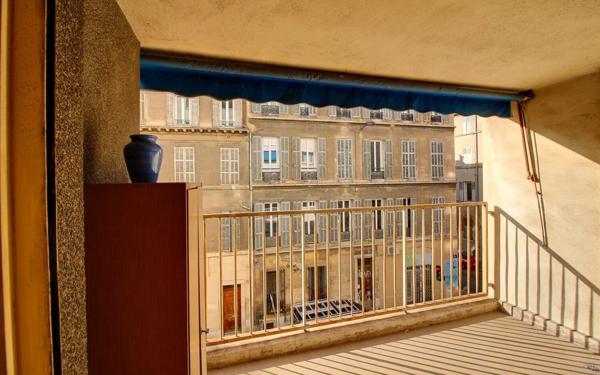 Appartement à vendre    3 pièces •  Marseille 6