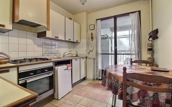 Appartement à vendre    3 pièces •  Marseille 6