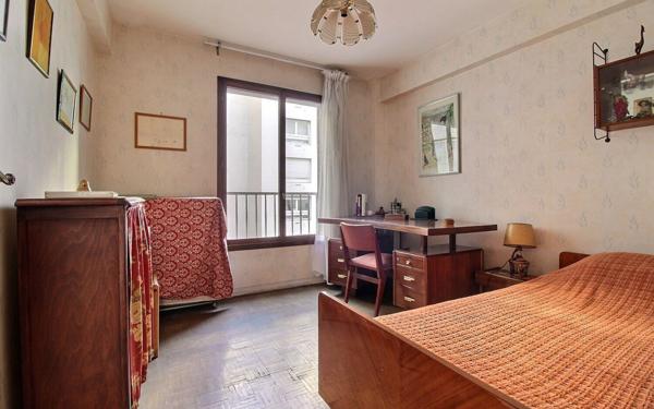 Appartement à vendre    3 pièces •  Marseille 6