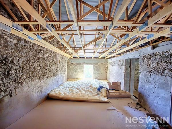 A Vendre Bâtisse en pierre de 209 m² en partie rénovée avec dépendances sur parcelle de plus de 1.2 ha