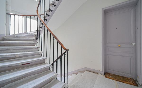 Appartement à vendre    3 pièces • 54,95 m2 Paris 10