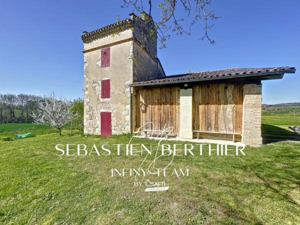 Authentique maison de caractère avec plus d’1 hectare, piscine et fort potentiel.