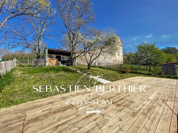 Authentique maison de caractère avec plus d’1 hectare, piscine et fort potentiel.