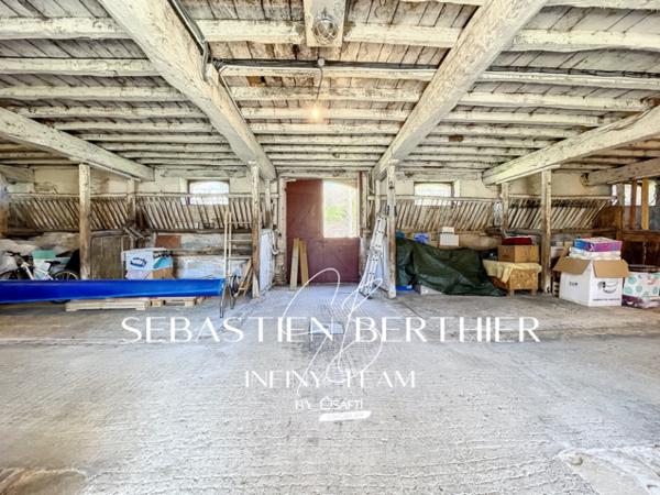 Authentique maison de caractère avec plus d’1 hectare, piscine et fort potentiel.