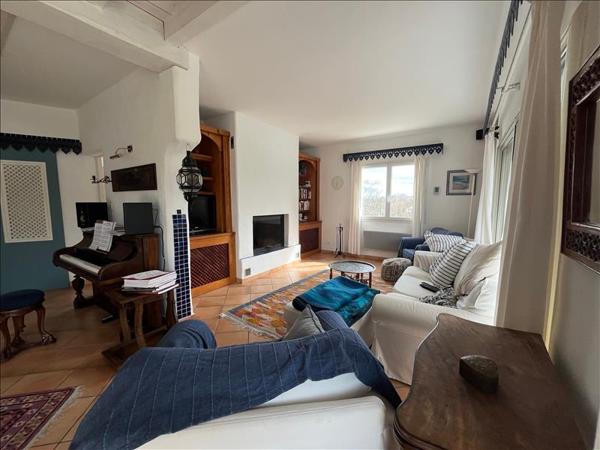 Maison à vendre |  Ahetze |  8 pièces | 213 m²