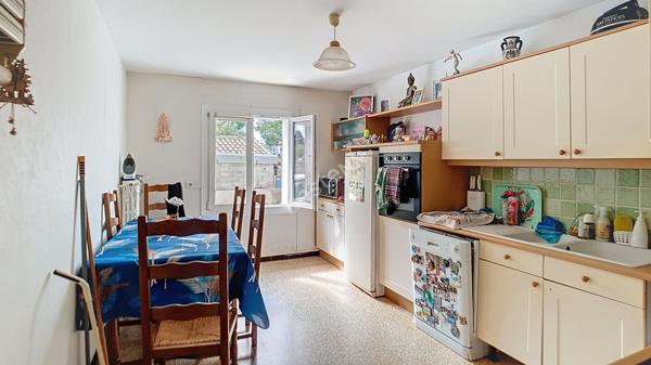 La Couronne : Bastide familiale de 220 m2 (T2 + T3 + T5) à 1 km des Plages !!