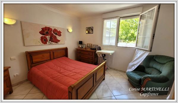 A vendre maison en pierre avec jardin