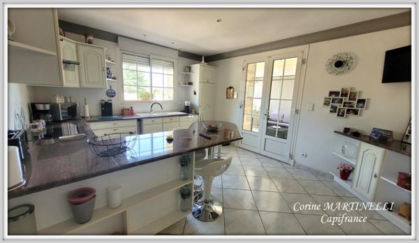 A vendre maison en pierre avec jardin