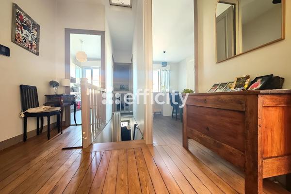 Appartement
         5 pièces
        - 90 m² Exclusivité 370 000 € *