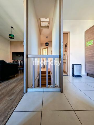 Appartement
         5 pièces
        - 90 m² Exclusivité 370 000 € *