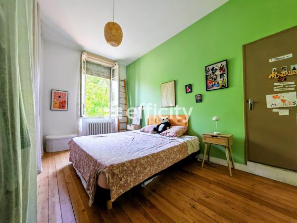 Appartement
         5 pièces
        - 90 m² Exclusivité 370 000 € *