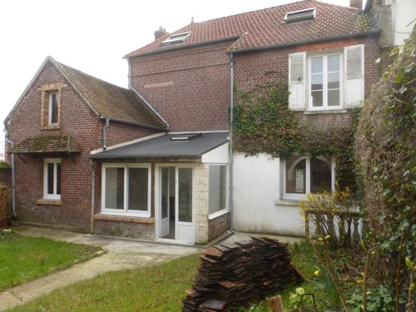 SUPERBE MAISON DE MAITRE RENOVEE DE 160 M2 HAB AVEC CAVE, GRAND GARAGE DE 30 M2 SUR 270 M² DE TERRAIN CLOS AU  Beauvais (60000)