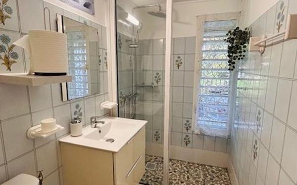 Appartement à louer    2 pièces •  Baie-Mahault