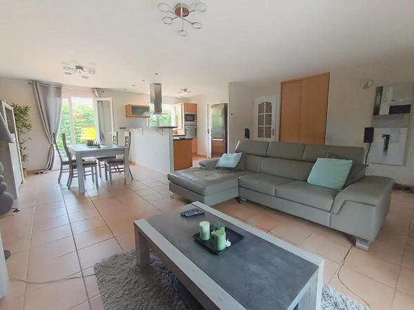 Maison au calme à proximité des commerces