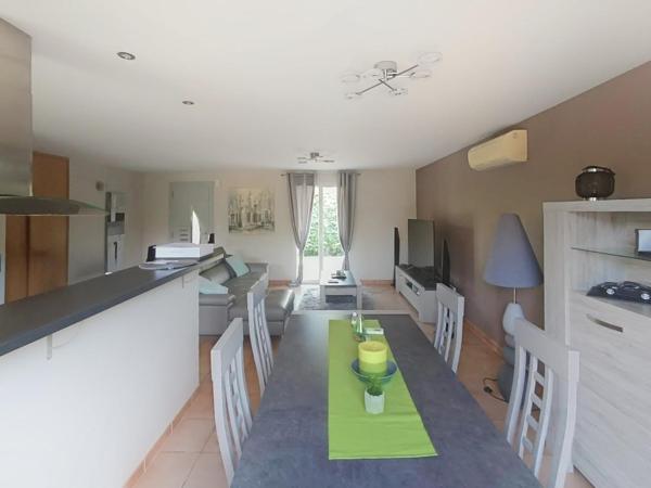 Maison au calme à proximité des commerces