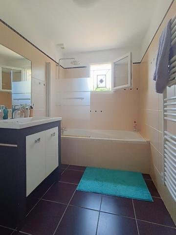 Maison au calme à proximité des commerces