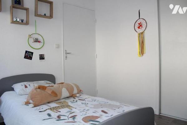 APPARTEMENT T3   Centre de PLESCOP rez de chaussée - 1 place de parking privative + Terrasse