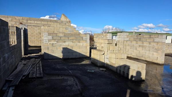 Maison en cours de construction proche Marciac sur 1,17 hectare