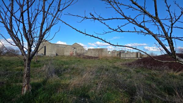 Maison en cours de construction proche Marciac sur 1,17 hectare