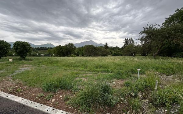 Terrain à vendre    Chauffayer