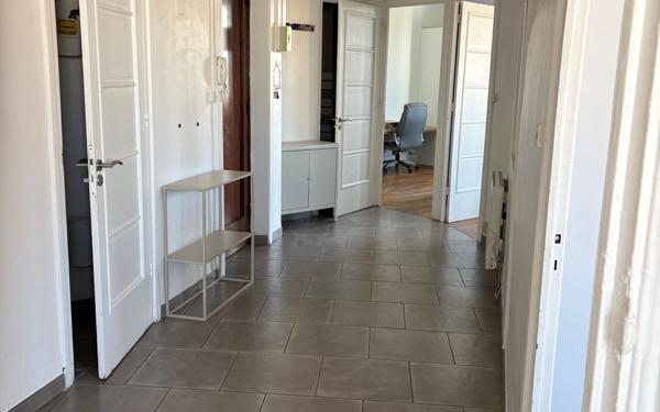 Appartement à louer    3 pièces • 82,79 m2 Lyon 7