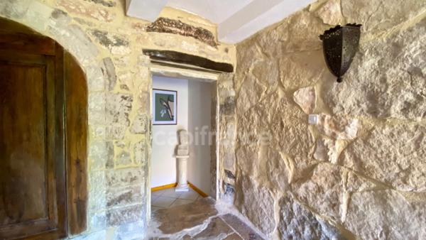 A vendre maison en pierre à Vagnas (07), à proximité de Vallon-Pont-d’Arc