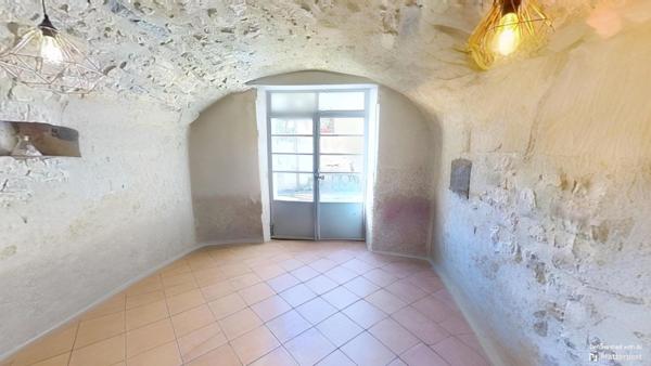 A vendre maison en pierre à Vagnas (07), à proximité de Vallon-Pont-d’Arc