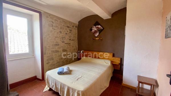 A vendre maison en pierre à Vagnas (07), à proximité de Vallon-Pont-d’Arc