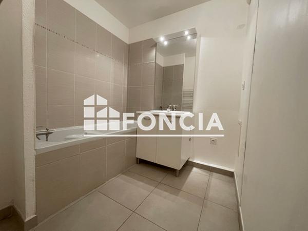 Location Appartement 2 pièces 39.45 m² - 131 BOULEVARD DES ACACIAS Toulon 83100
