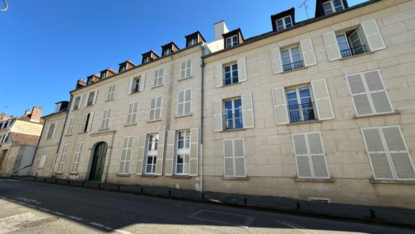 Bureaux à VENDRE d'une surface de 131,85 m2 situé en centre ville de Compiègne