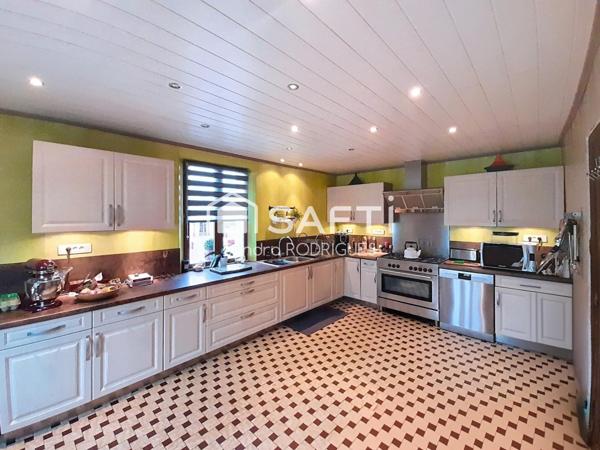 Longère  à la campagne proche de toute commodités, Axe ST.Quentin Laon  et à 3min  Autoroute A26