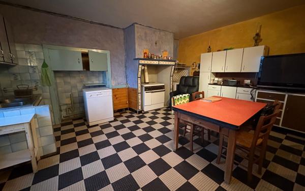 Maison à vendre    7 pièces •  Le Palais-sur-Vienne