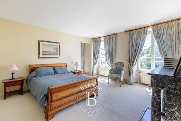 Chantilly, Hôtel particulier 6 Chambres -  696 m² à vendre