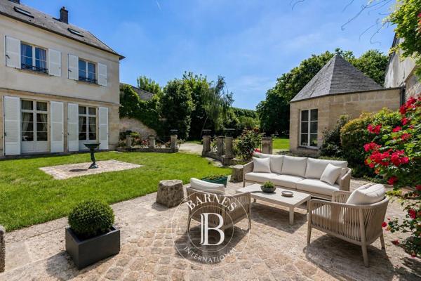 Chantilly, Hôtel particulier 6 Chambres -  696 m² à vendre