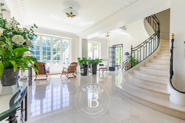 Chantilly, Hôtel particulier 6 Chambres -  696 m² à vendre