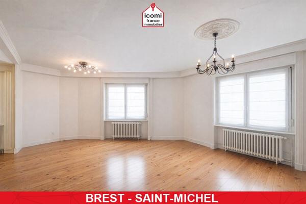 A VENDRE - MAISON DE CHARME DES ANNEES 30 DE 150 M² AVEC JARDIN CLOS ET GARAGE - 4 CHAMBRES - RENOVATION DE 2019 - VUE MER - RARE