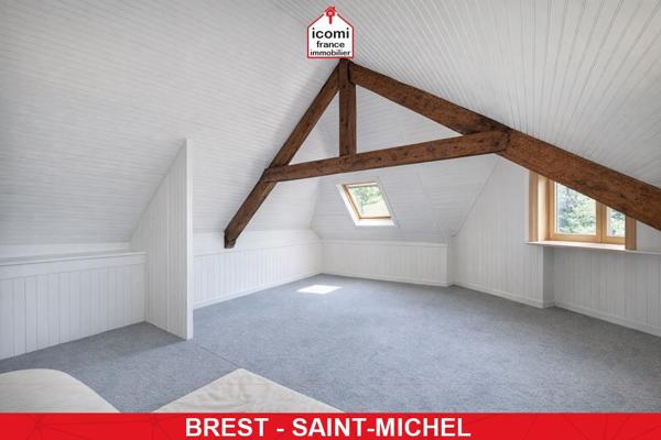 A VENDRE - MAISON DE CHARME DES ANNEES 30 DE 150 M² AVEC JARDIN CLOS ET GARAGE - 4 CHAMBRES - RENOVATION DE 2019 - VUE MER - RARE