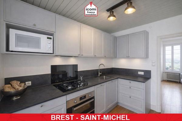 A VENDRE - MAISON DE CHARME DES ANNEES 30 DE 150 M² AVEC JARDIN CLOS ET GARAGE - 4 CHAMBRES - RENOVATION DE 2019 - VUE MER - RARE