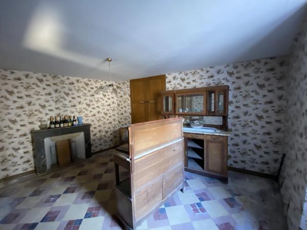 Touffailles (82190) TOUFFAILLES Maison de village et dépendances à rénover