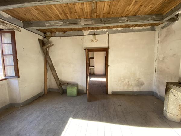 Touffailles (82190) TOUFFAILLES Maison de village et dépendances à rénover