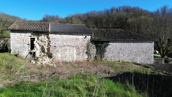 Touffailles (82190) TOUFFAILLES Maison de village et dépendances à rénover
