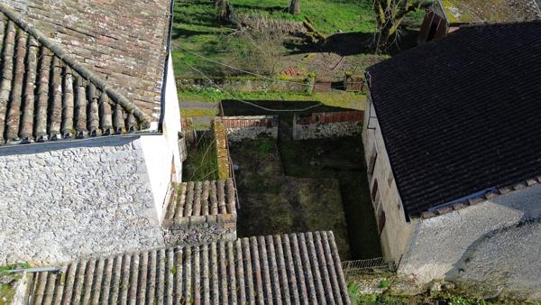 Touffailles (82190) TOUFFAILLES Maison de village et dépendances à rénover