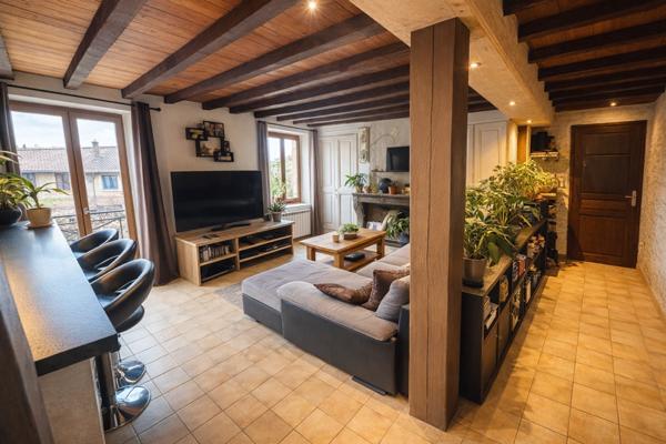 Couzon-au-Mont-d'Or (69270) Dernier étage appartement de charme 57m2 carrez