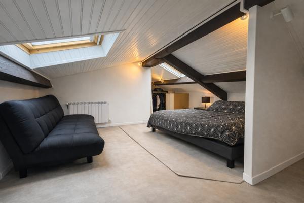 Couzon-au-Mont-d'Or (69270) Dernier étage appartement de charme 57m2 carrez