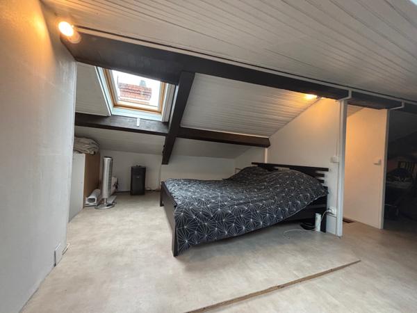 Couzon-au-Mont-d'Or (69270) Dernier étage appartement de charme 57m2 carrez