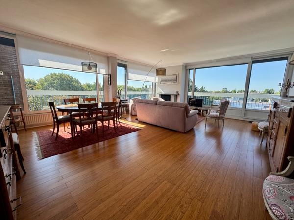PARC BARBIEUX T5 159M² AVEC GRAND BALCON, CAVE, GARAGE + PARKINGS EN COLLECTIF . ROUBAIX