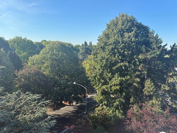 PARC BARBIEUX T5 159M² AVEC GRAND BALCON, CAVE, GARAGE + PARKINGS EN COLLECTIF . ROUBAIX