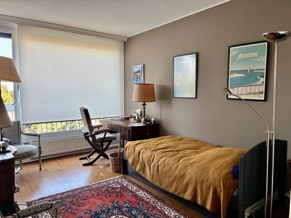 PARC BARBIEUX T5 159M² AVEC GRAND BALCON, CAVE, GARAGE + PARKINGS EN COLLECTIF . ROUBAIX